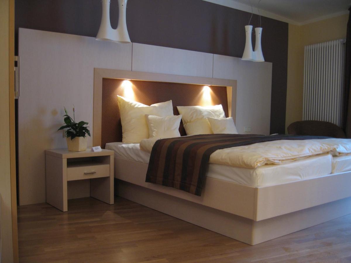 Gaestehaus Ressler Harxheim Luaran gambar